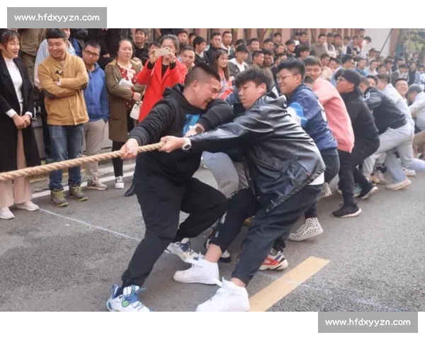 《决胜瞬间：激烈拔河比赛中的力量与团队协作碰撞》