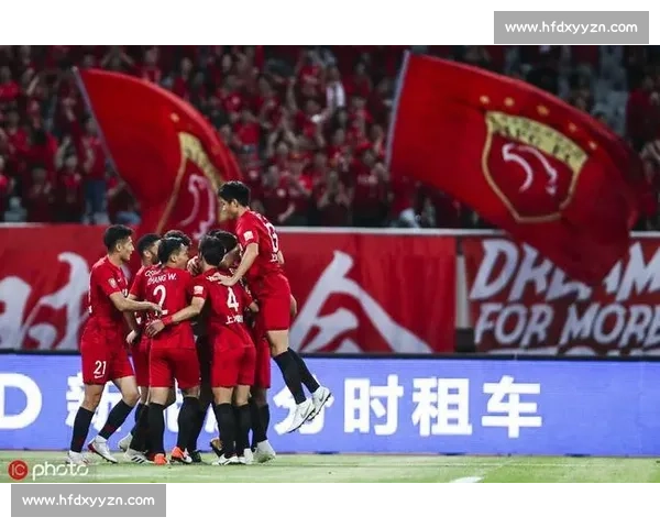 上海上港今日赛场鏖战收获胜利展现强势风采 上海上港今日赛场鏖战收获胜利展现强势风采